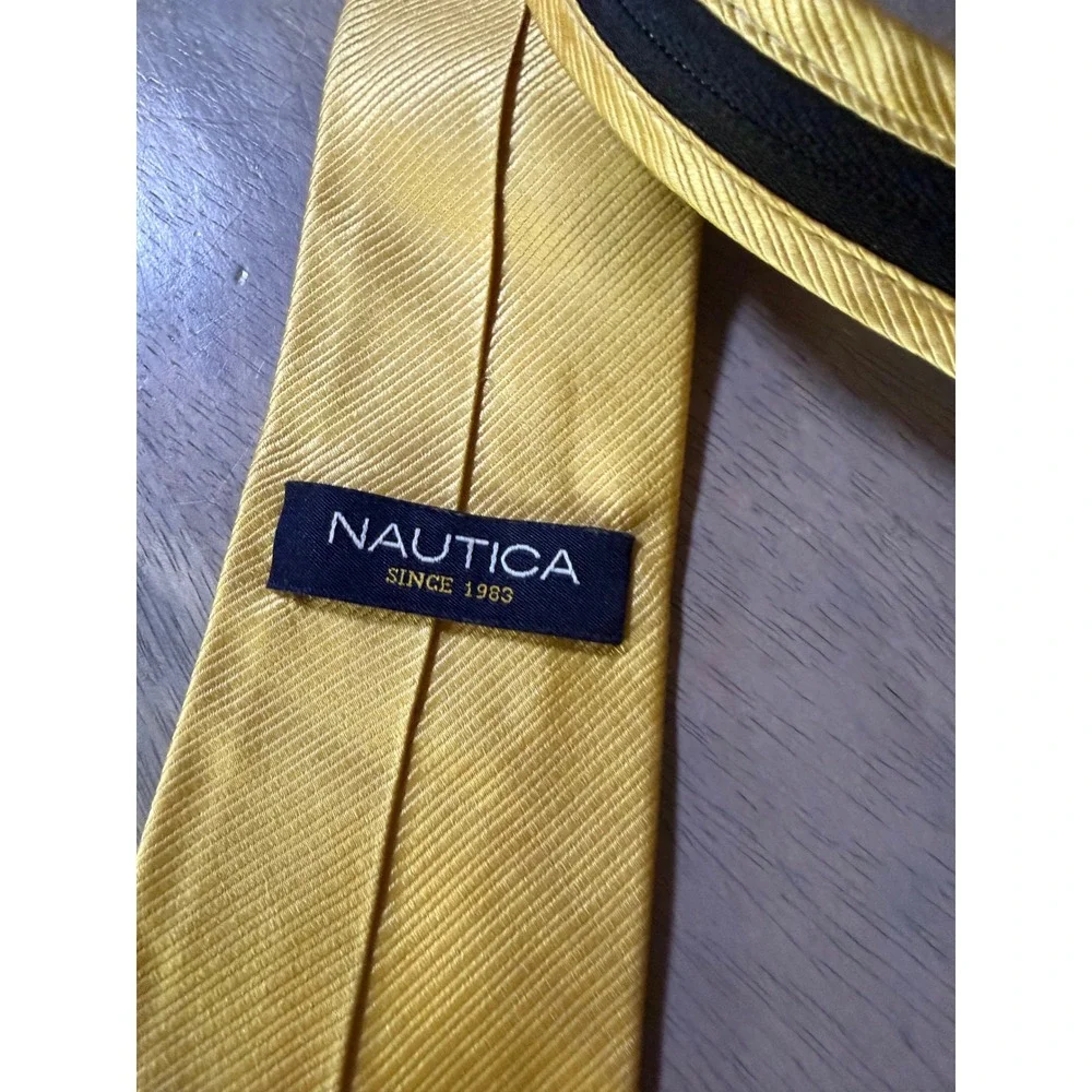 Nautica Boys Zipper Necktie 100% Silk Ribbed Texture Yellow One Size